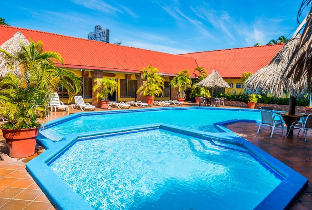 Hotel La Quinta La Ceiba Buitenkant foto