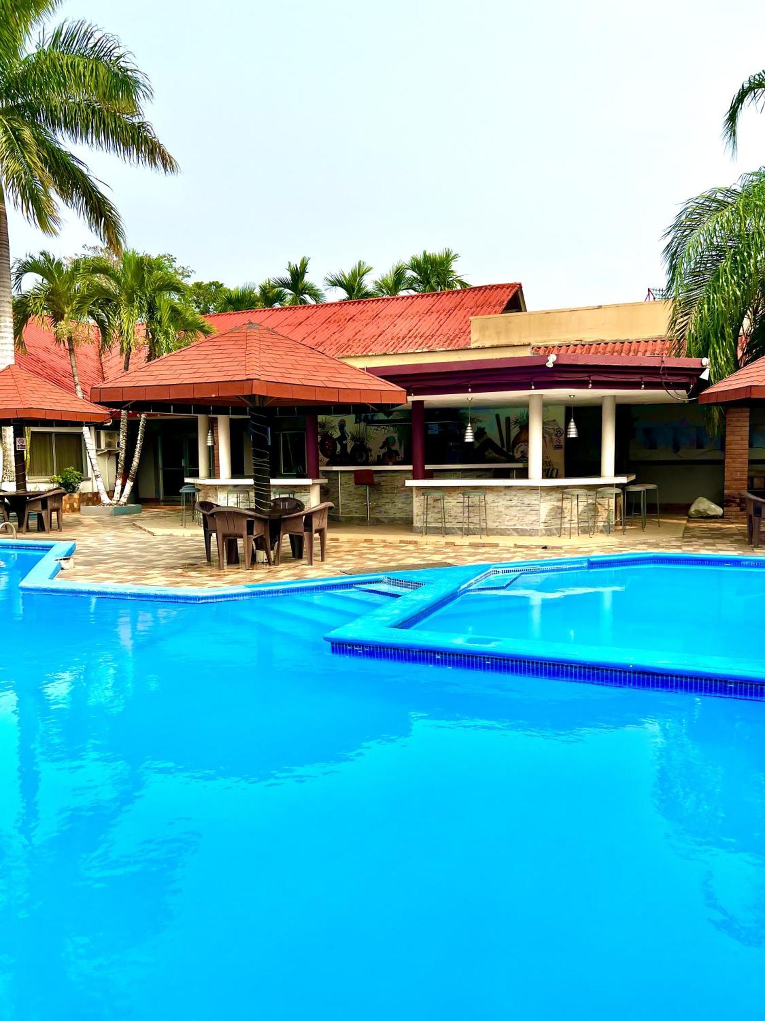Hotel La Quinta La Ceiba Buitenkant foto