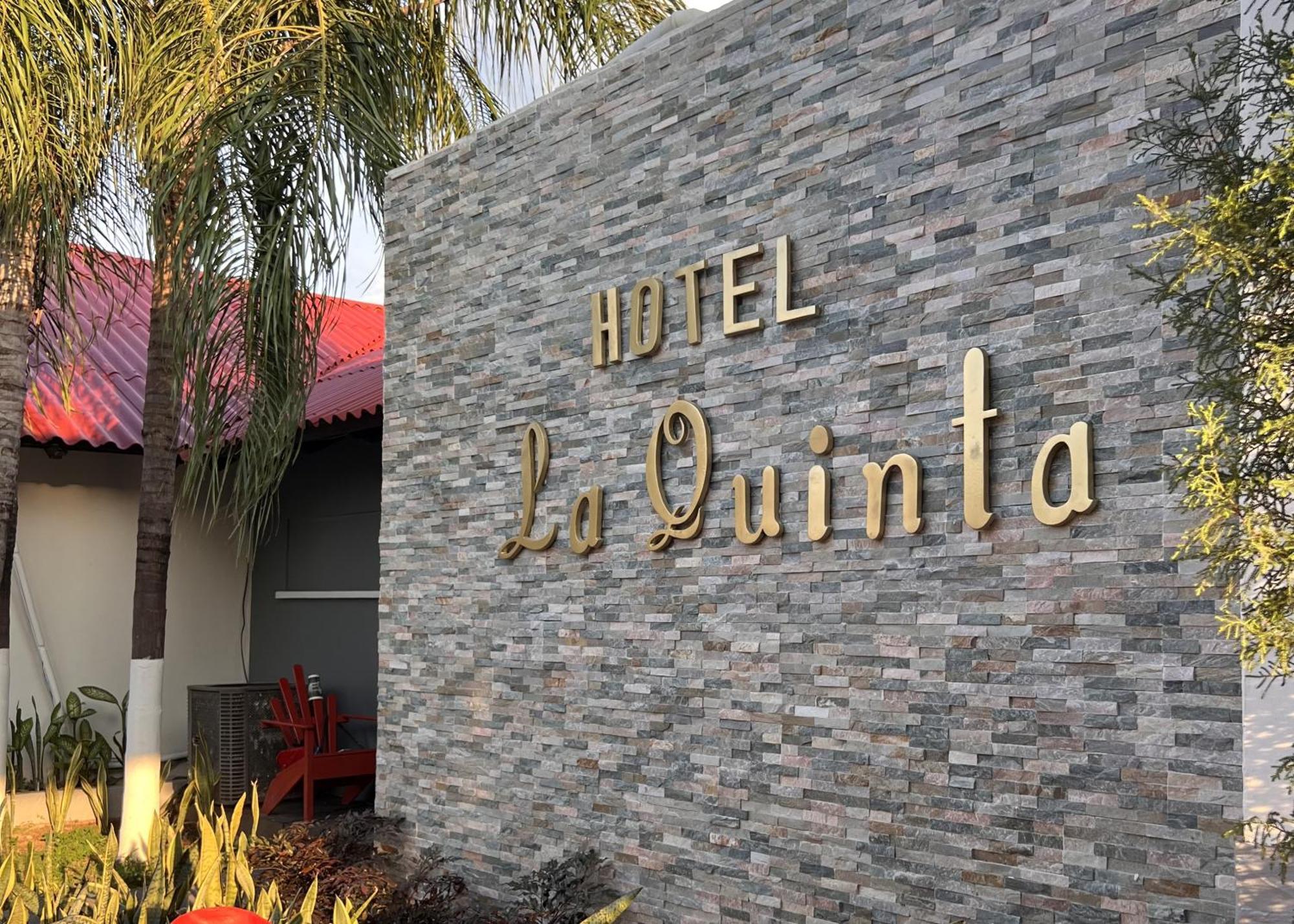 Hotel La Quinta La Ceiba Buitenkant foto