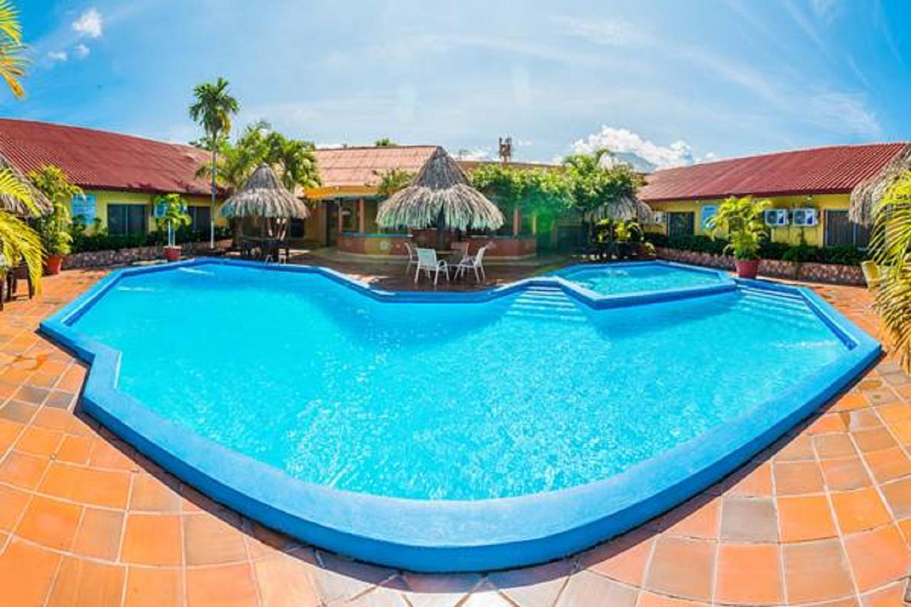 Hotel La Quinta La Ceiba Buitenkant foto